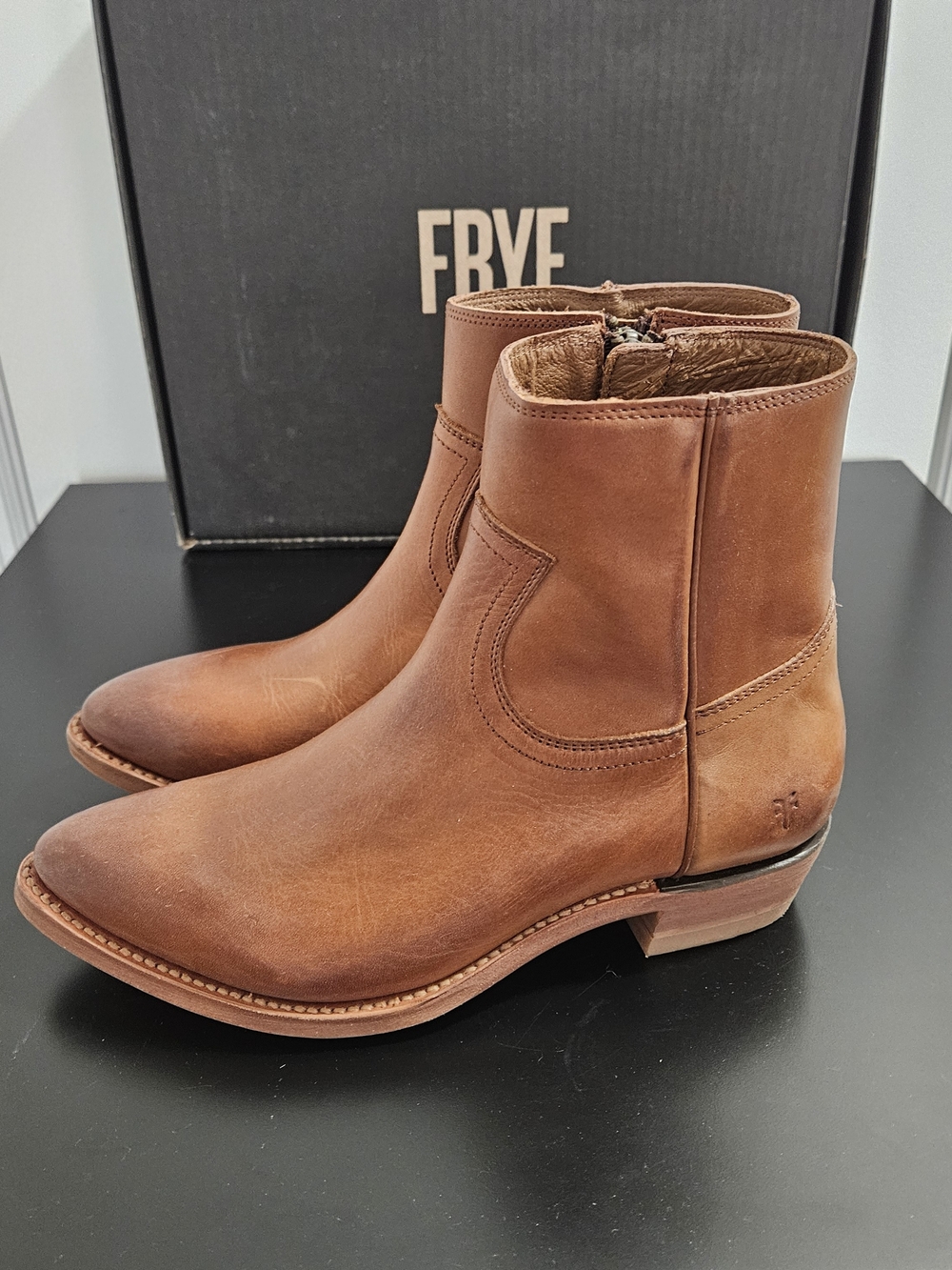 NIB FRYE Womens Billy Inside Zip Ankle Boots - Caramel Size 8M - Picture 5 of 13